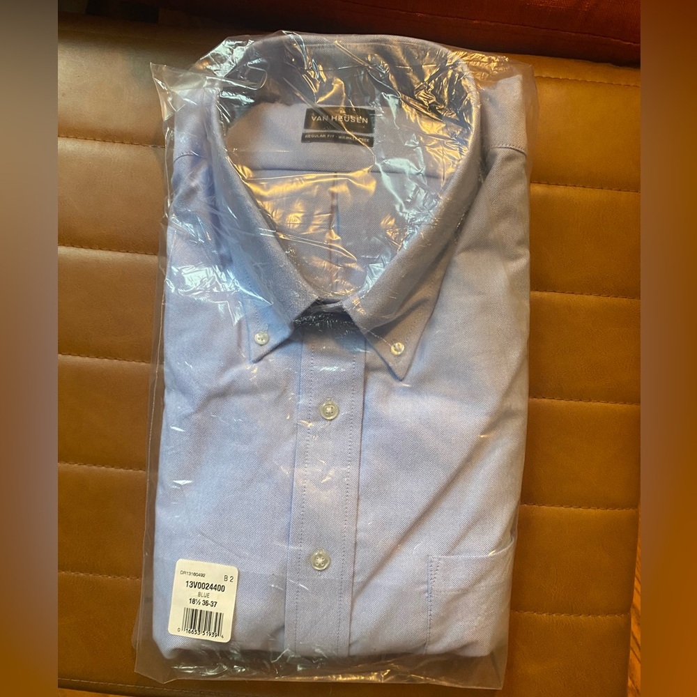 Men’s Van Heusen Light Blue Dress Shirt